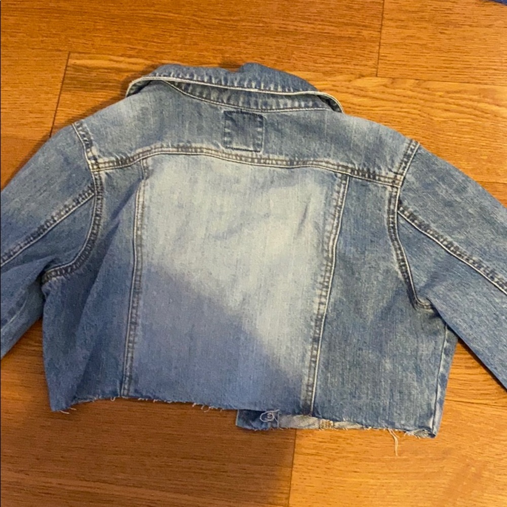 Cropped Jean Jacket - Picture 3 of 3